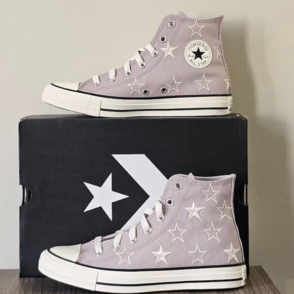 Converse CTAS Embroidered Star Hi Tops Women's Size 8 NWT - Picture 1 of 7